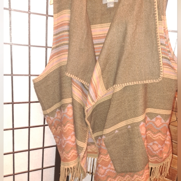 Tribal Poncho/Vest With Pockets - Picture 10 of 11
